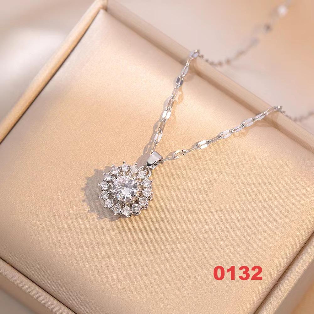 Shiny Spinner Necklace -Rotating flower necklace versatile titanium steel fashion accessory