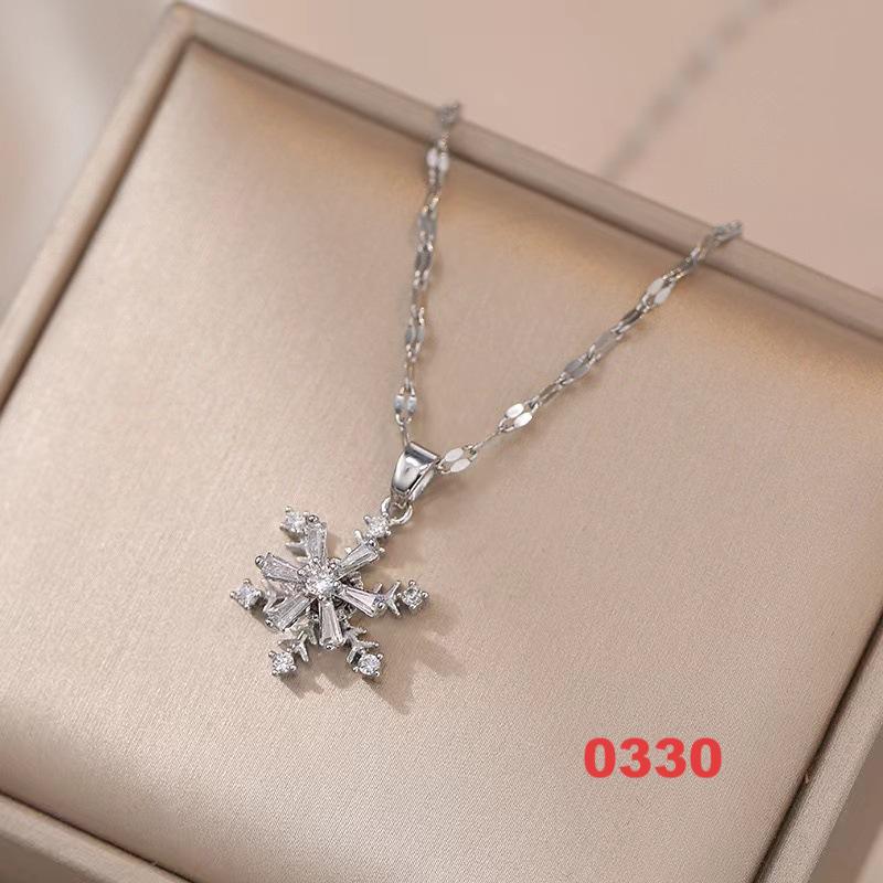 Shiny Spinner Necklace -Rotating flower necklace versatile titanium steel fashion accessory