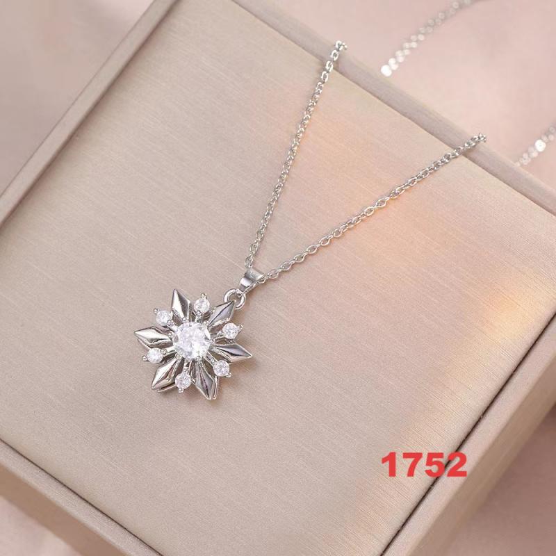 Shiny Spinner Necklace -Rotating flower necklace versatile titanium steel fashion accessory