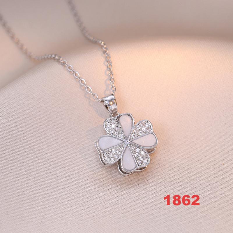 Shiny Spinner Necklace -Rotating flower necklace versatile titanium steel fashion accessory